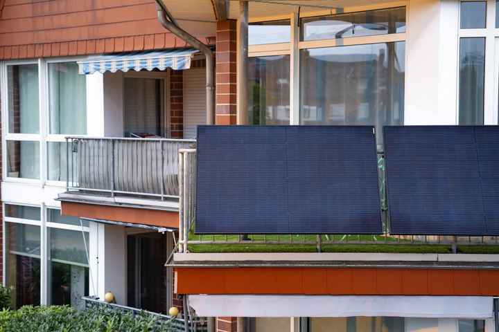 can i put solar panels on my balcony