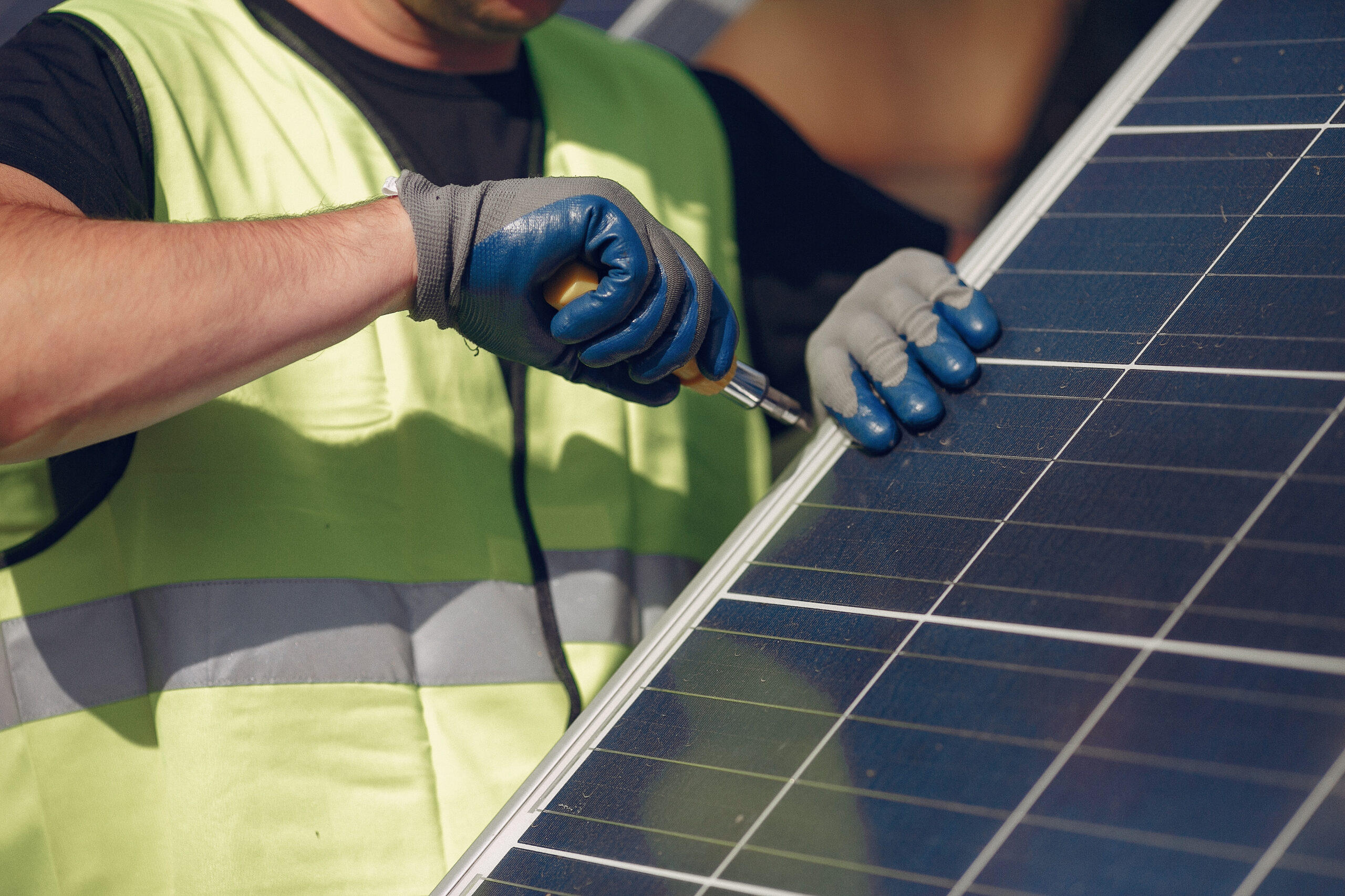 How to Clean Solar Panels